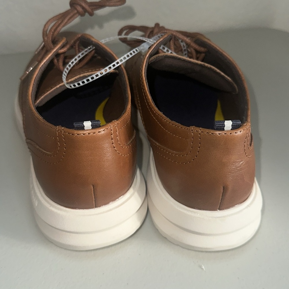 COLE HAAN Grand+ Wingtip Oxford NEW, size 8.5, very comfy, last one! C36939 - Picture 3 of 6